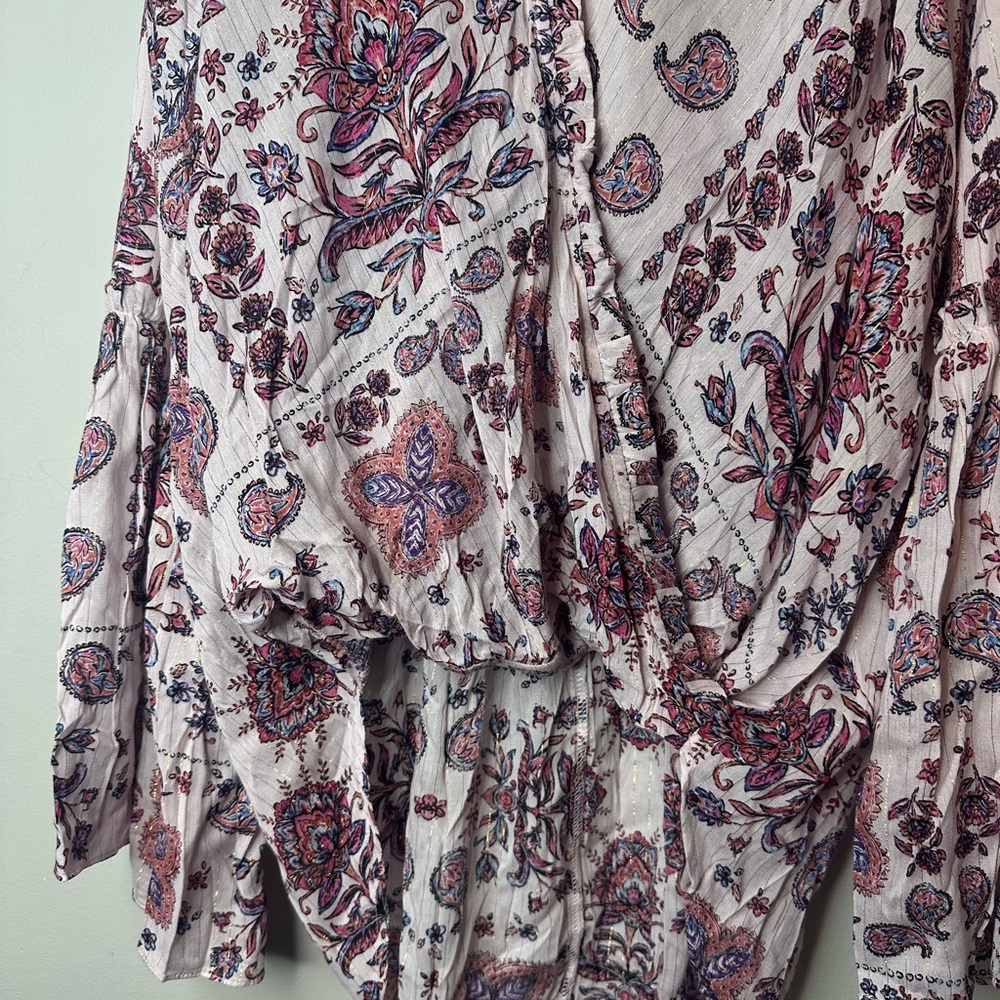 Lovestitch NWT Women's Purple Bell Sleeve Paisley Print High Low Top Sz S - Picture 4 of 9